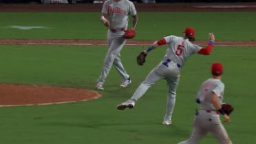 Bryson Stott's barehanded throw