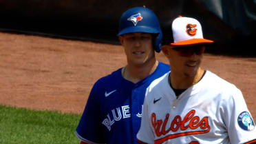 Blue Jays plate a run on an error