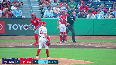 Andrés Chaparro's two-run home run