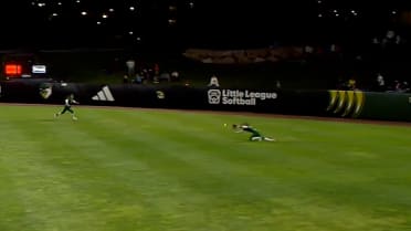 Jadelyn Allchin's diving catch