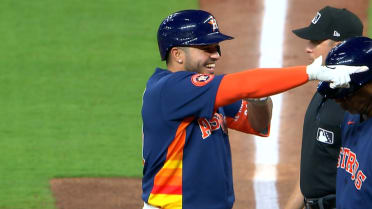 Yainer Diaz's two-run single