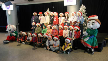 Mets hold annual Kids Holiday Party at Citi Field