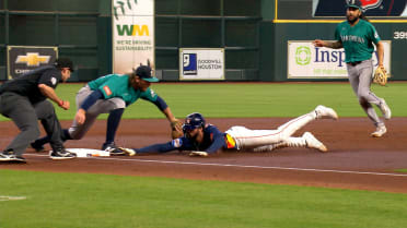 Braden Shewmake out at third after challenge