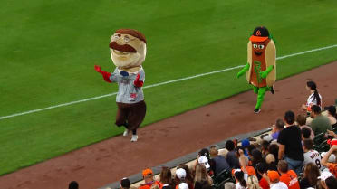 Presidents and hot dogs race at Camden Yards