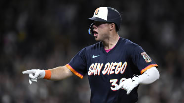 Gavin Sheets hits walk-off smash in two-homer game