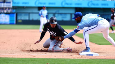 Lane Thomas throws Victor Caratini out at third