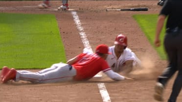 Oswald Peraza's impressive double play