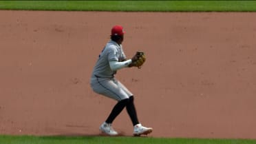 Geraldo Perdomo's diving catch and strong throw