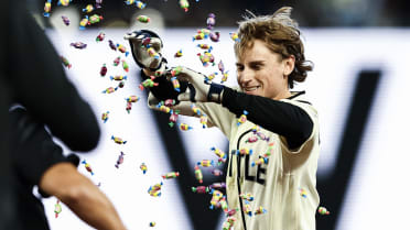 Colt Emerson walks off the Twins!
