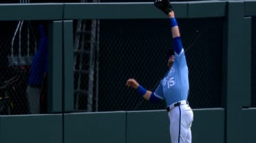 Lane Thomas' leaping catch