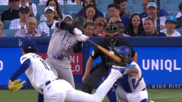 Edouard Julien's solo home run (3)