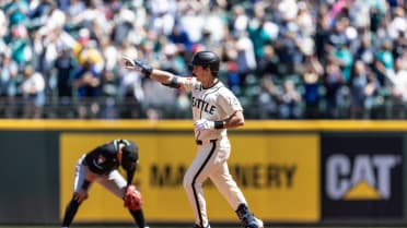 Cole Young's solo home run (4)