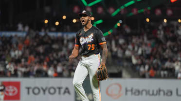 Yankees acquire Camilo Doval from Giants