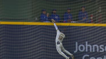 Luis Lara's INSANE leaping catch in the 9th