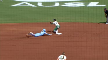 Talons turn fantastic double play in 1st