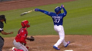 Teoscar Hernández da bambinazo de dos carreras