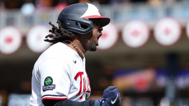 Josh Bell's solo home run (3)