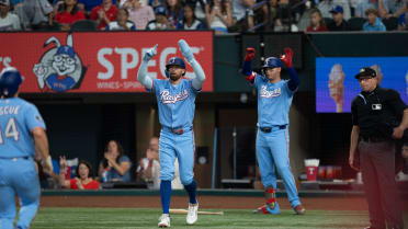 Rangers score four runs in the 3rd inning