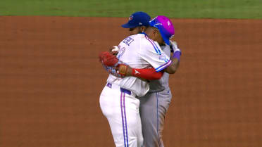 Vlad Jr., Perez hug it out for unassisted DP