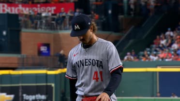 Joe Ryan strikes out Jose Altuve to end the 1st