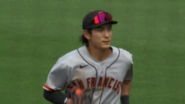 Jung Hoo Lee's difficult catch in right field