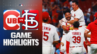 Iván Herrera walks it off with two-run double