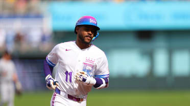 Maikel Garcia's leadoff homer (2)