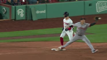 Giants' triple play overturned after review 