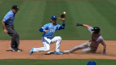 Luke Williams steals second base