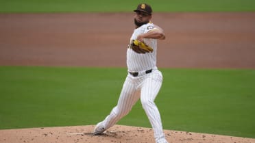 Randy Vásquez strikes out four over 4 2/3 innings