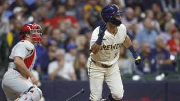 Sal Frelick's single scores two runs