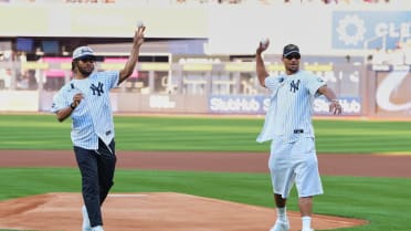 Jalen Brunson, Josh Hart throw out first pitch