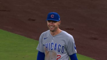 Nico Hoerner's incredible heads-up defense