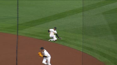 Brandon Lowe's slick sliding play