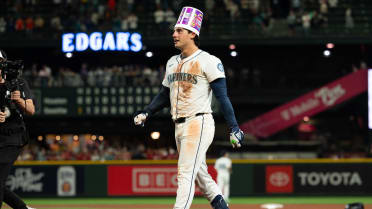Cole Young walks it off in extra innings