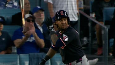 Primer HR de la temporada para Ramírez