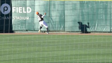 Wenceel Pérez's incredible over-the-shoulder catch
