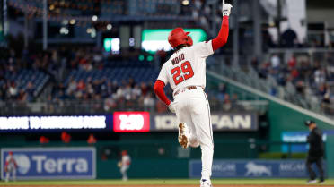 James Wood's solo home run (4)