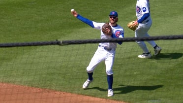Bonita jugada de Dansby Swanson