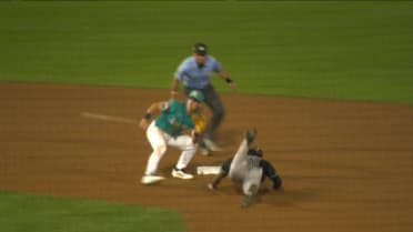 Jhonny Pereda throws out Kristian Robinson at second