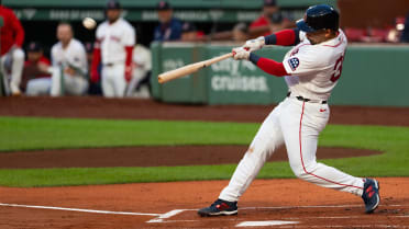 Mickey Gasper's solo home run (7)
