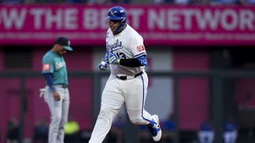 Hot Stove on Salvador Perez's two-year extension