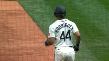 J.P. Crawford scores on bases-loaded walk