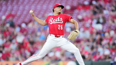 Chase Burns fans nine Royals