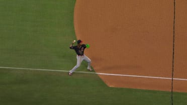 Ramírez retira a Betts con gran tiro