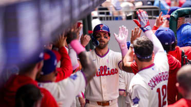 Bryce Harper da jonrón consecutivo