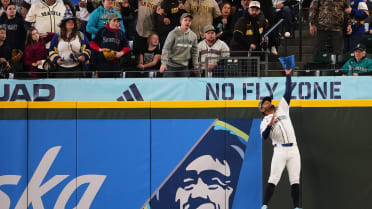 Julio Rodríguez's amazing home run robbery