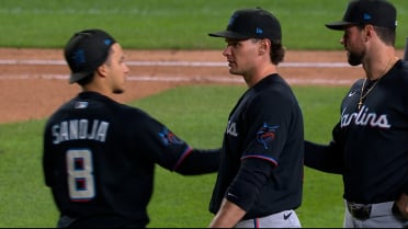 Victor Vodnik seals Marlins' win