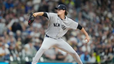 Max Fried poncha a cinco