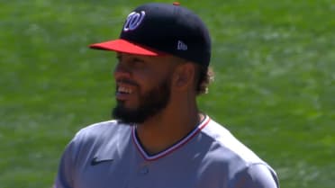 Luis García Jr.'s diving stop